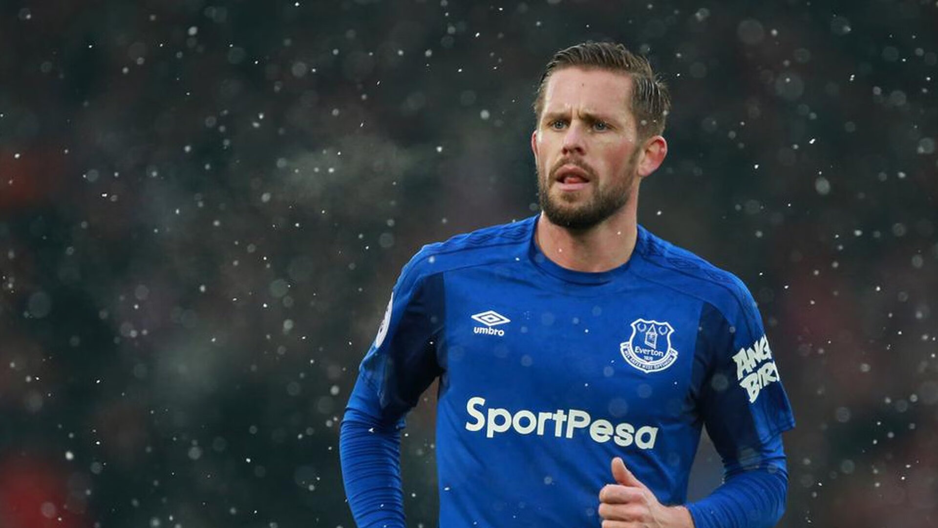 欧宝手机下载-姆巴佩在利物浦比赛中绝杀，连败引发热议！